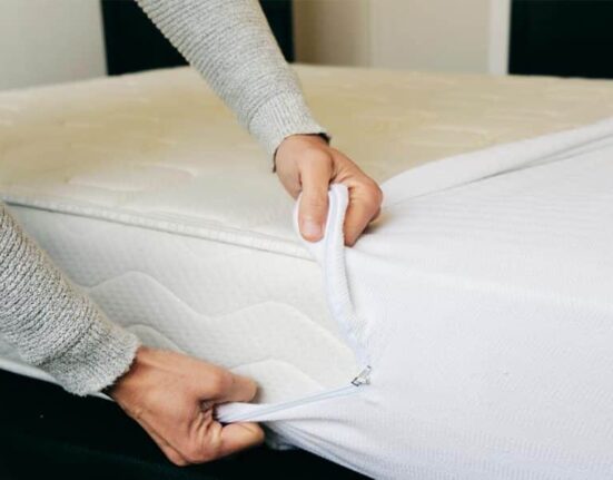 how to clean mattress without vacuum