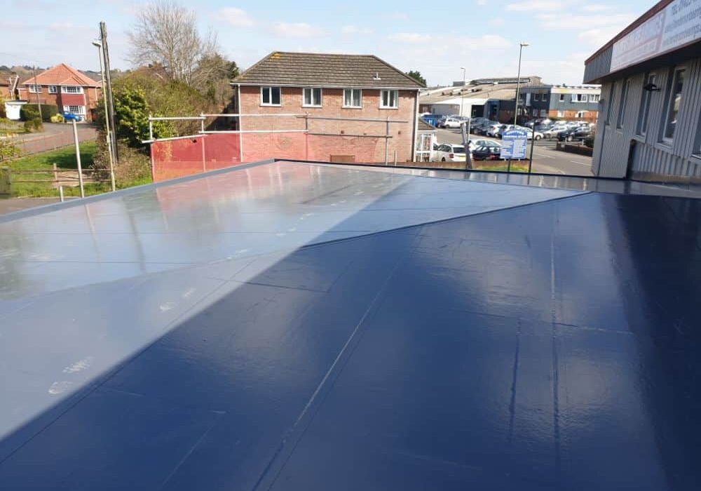 cleaning flat roofs