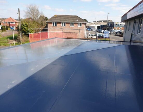 cleaning flat roofs