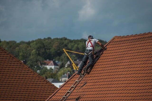 Common Roof and Siding Repair Mistakes and How to Avoid Them