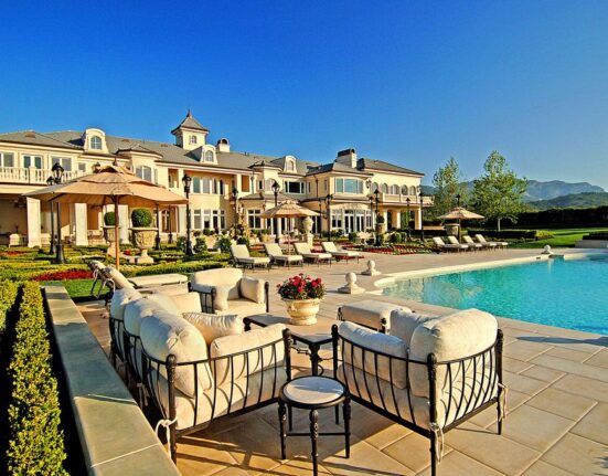 luxury homes in california