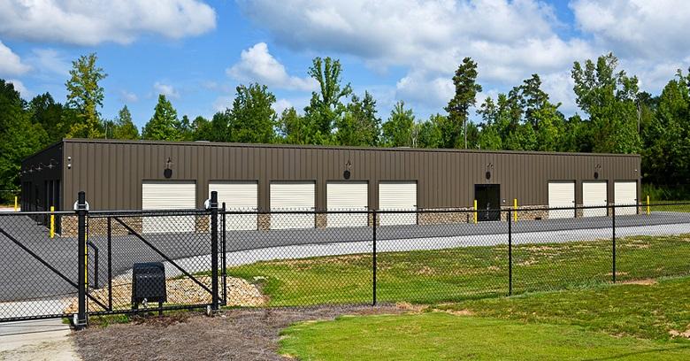 commercial fence contractors