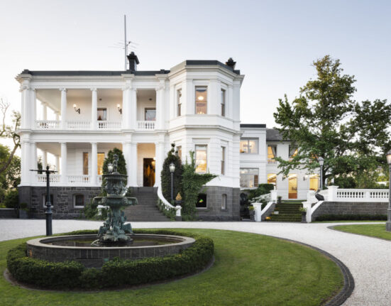 mansions for sale melbourne