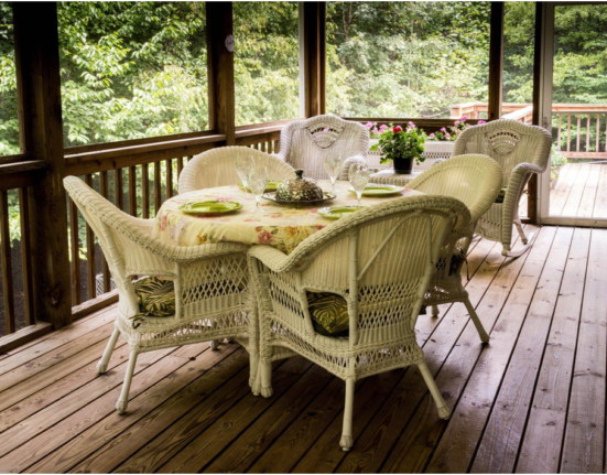 How to Choose the Right Composite Decking for Your Home