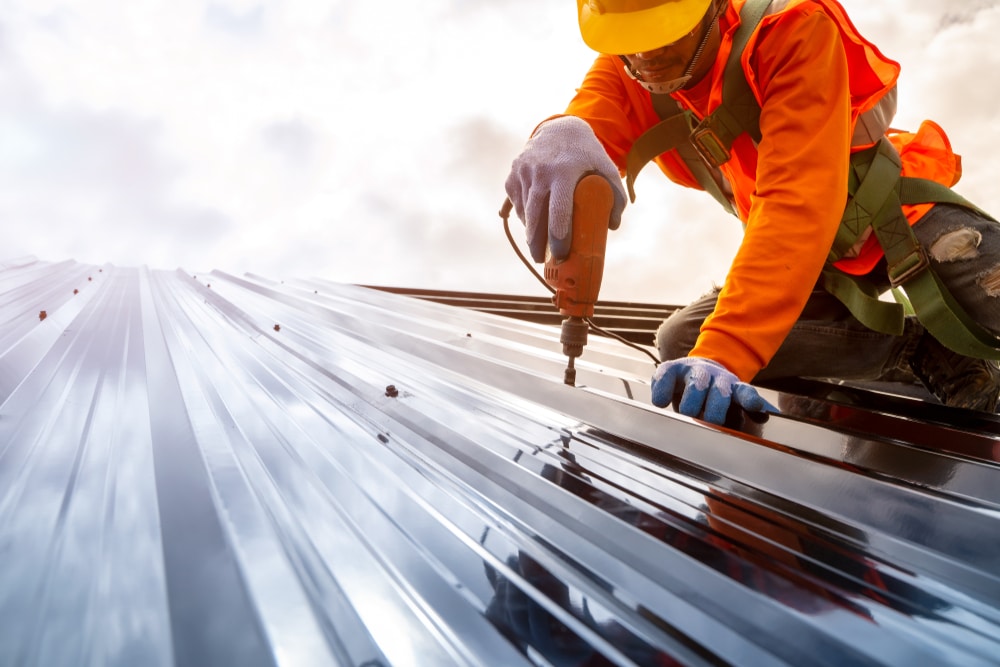 6 Benefits of Working with a Professional Commercial Roofer