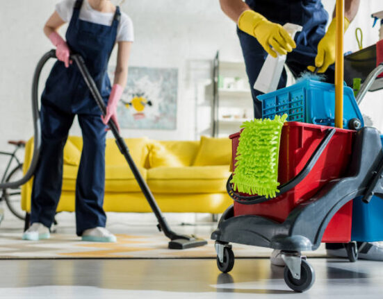 DIY vs. Professional: When to Use a House Deep Cleaning Service