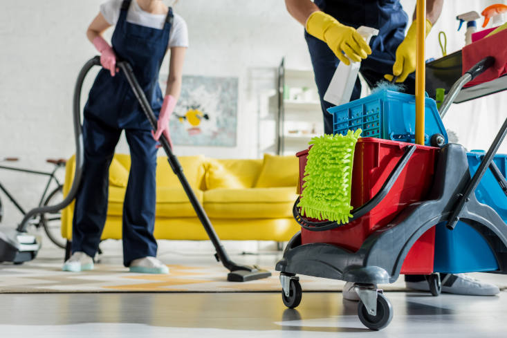 DIY vs. Professional: When to Use a House Deep Cleaning Service