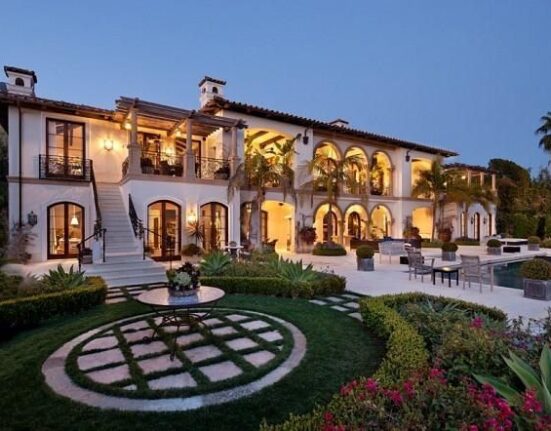 Rich Houses in Mexico