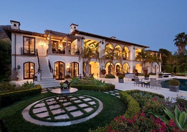 Rich Houses in Mexico